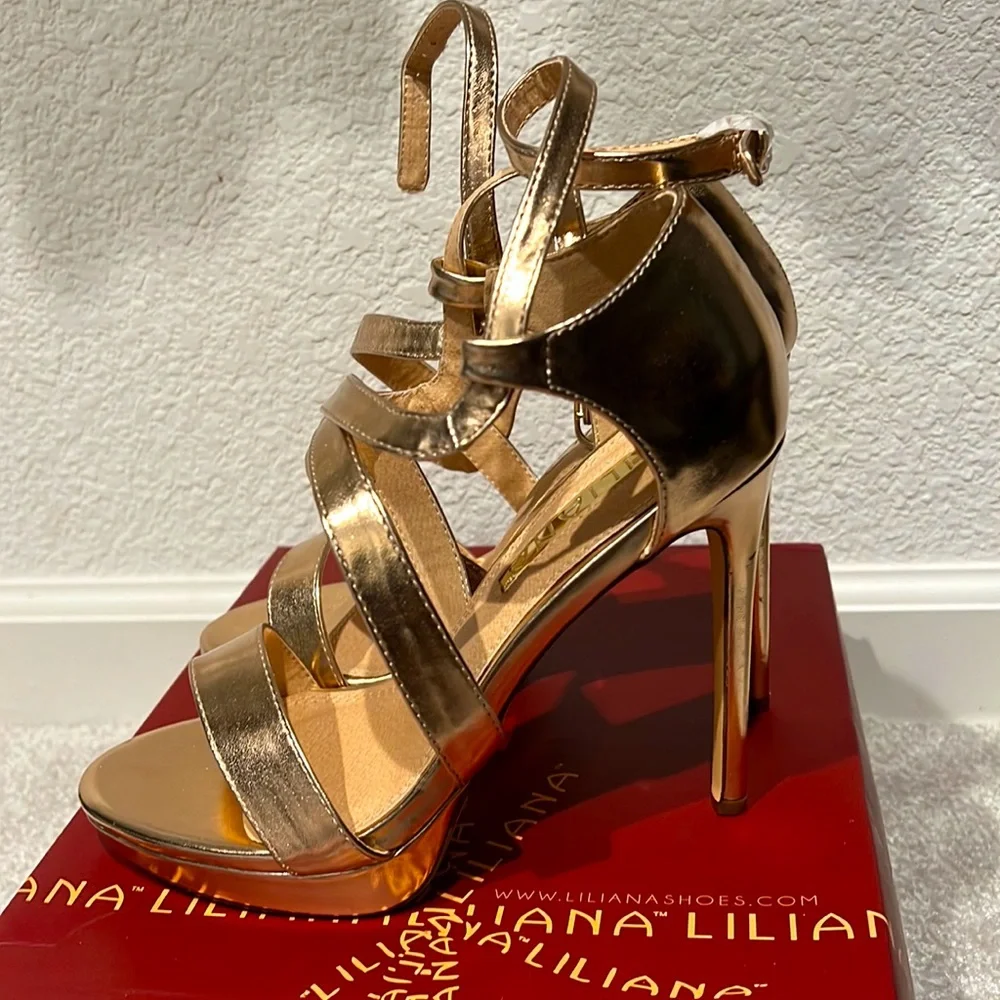 Rose Gold heels, new in box - Picture 3 of 3
